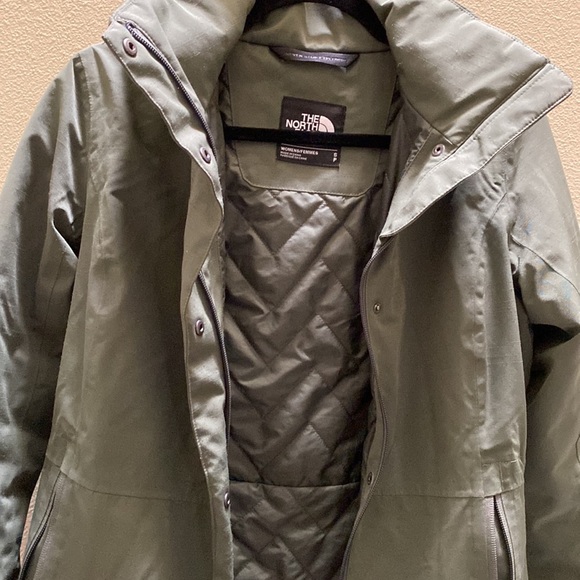 Northface hooded olive green jacket - Picture 4 of 4
